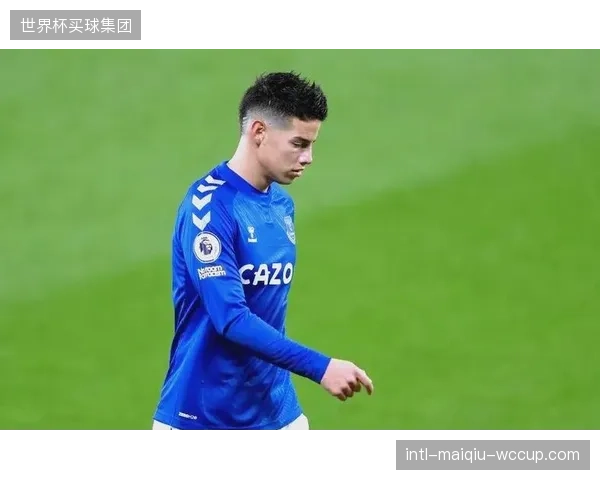 34岁的J罗竞技状态下滑明显，其在前腰位置的节奏掌控和防守投入度或成球队战术双刃剑。